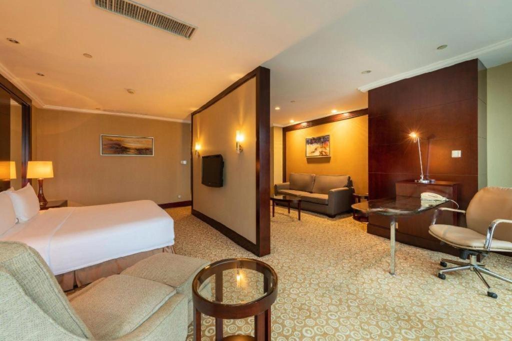 ננג'ינג Golden Eagle Summit Hotel Downtown מראה חיצוני תמונה